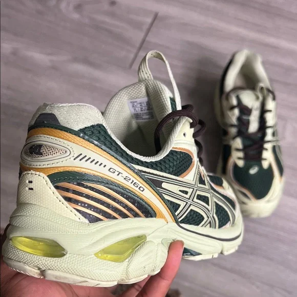 ASICS GT 2160' Dark Green and Cream Sneakers - Picture 4 of 13